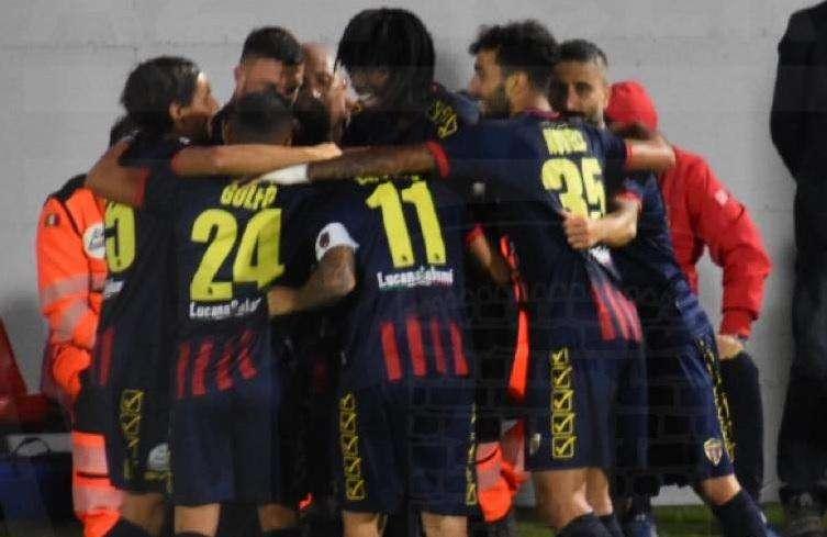 Per il Foggia è già crisi nera: il Picerno si impone 3-0 nel posticipo