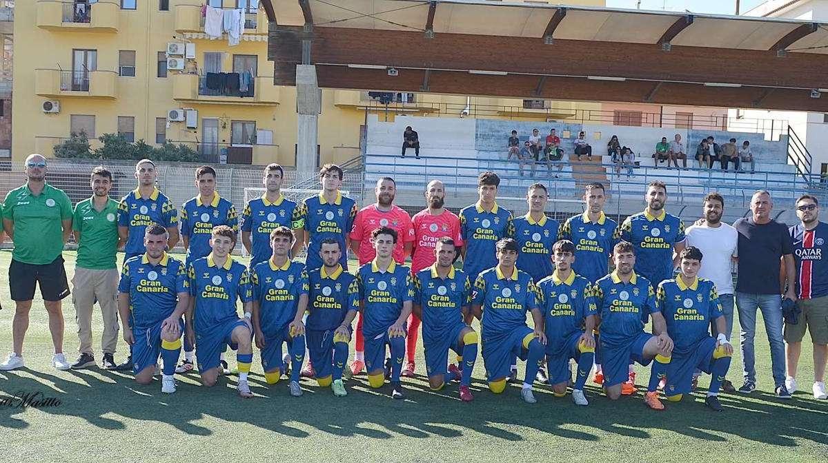 1^-La curiosità: il Rocca in campo con la maglia del Las Palmas