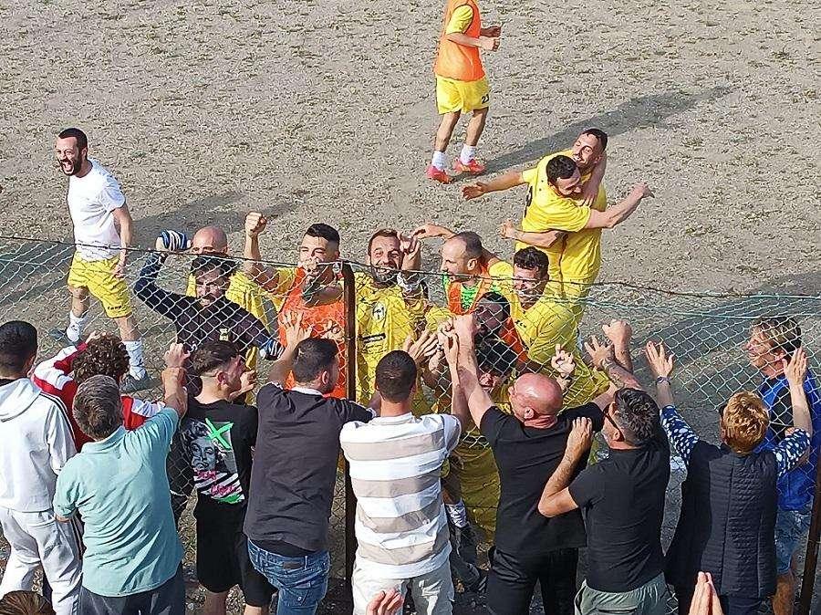L'Atletico Pagliara fa festa