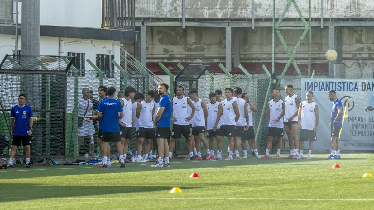 Messina con il lutto al braccio nel triangolare di stasera a Capaci