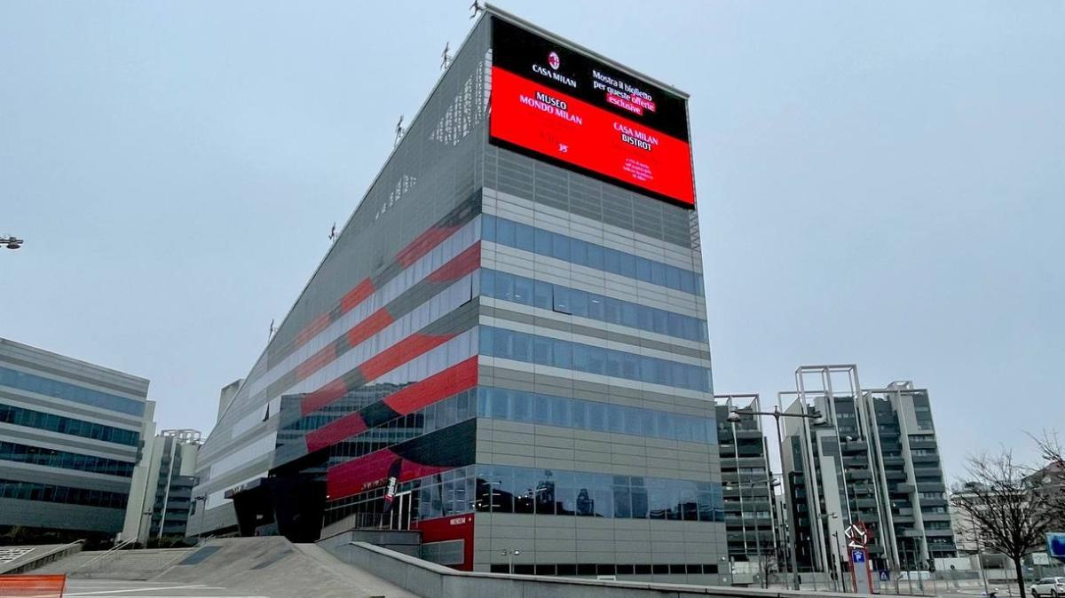 Il Giornale: "Milan, Juve & C.: sei giorni per candidarsi ad anti Inter"