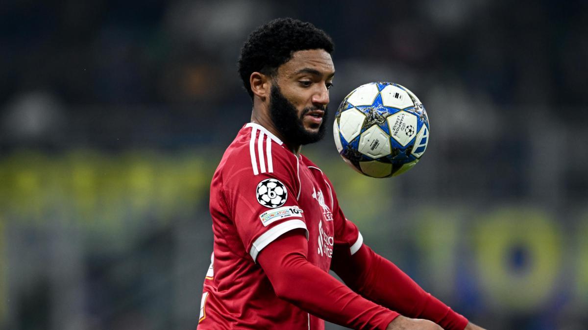 Milan, cercasi difensore: in lista anche Gomez, ma Slot fa muro