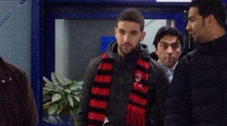 VIDEO - Milan, le immagini di Taarabt che esce dal ristorante Giannino