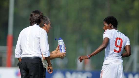 Allievi: rigore per il Milan, i tifosi invitano Inzaghi a calciare