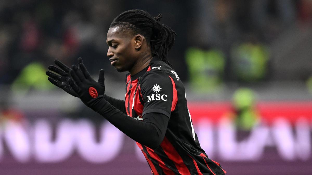 Leao: "Da centravanti posso fare più gol. Il derby è vita o morte e io voglio vivere"