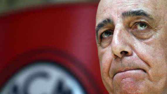 Il triste gigante dai piedi d'argilla