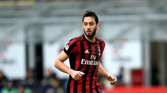 CorSera - Calhanoglu: "Prima del Chievo non avevo mai baciato nessuna maglia, lo rifarò. Il primo mese il più duro"