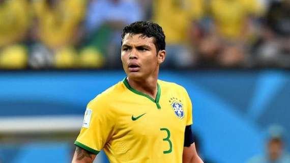 Thiago Silva si propone al Milan, ma la strada è in salita