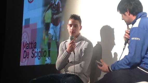 De Sciglio: "Dobbiamo vincere per rimanere attaccati al terzo posto. A 10 anni scartato dall'Inter"