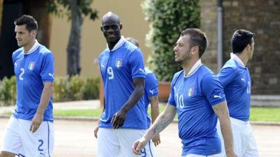 Prandelli: "Balotelli vuole stare in camera con Cassano..."