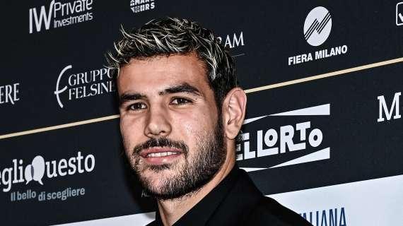 Theo a Sky: "Voglio far felici i milanisti. Dobbiamo lavorare per vincere la seconda stella. Maldini mi dà ancora consigli"