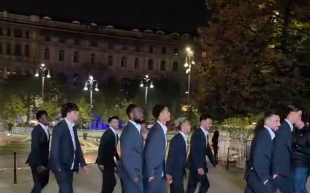VIDEO MN - L'arrivo del Milan all'evento per lo stadio in centro a Milano