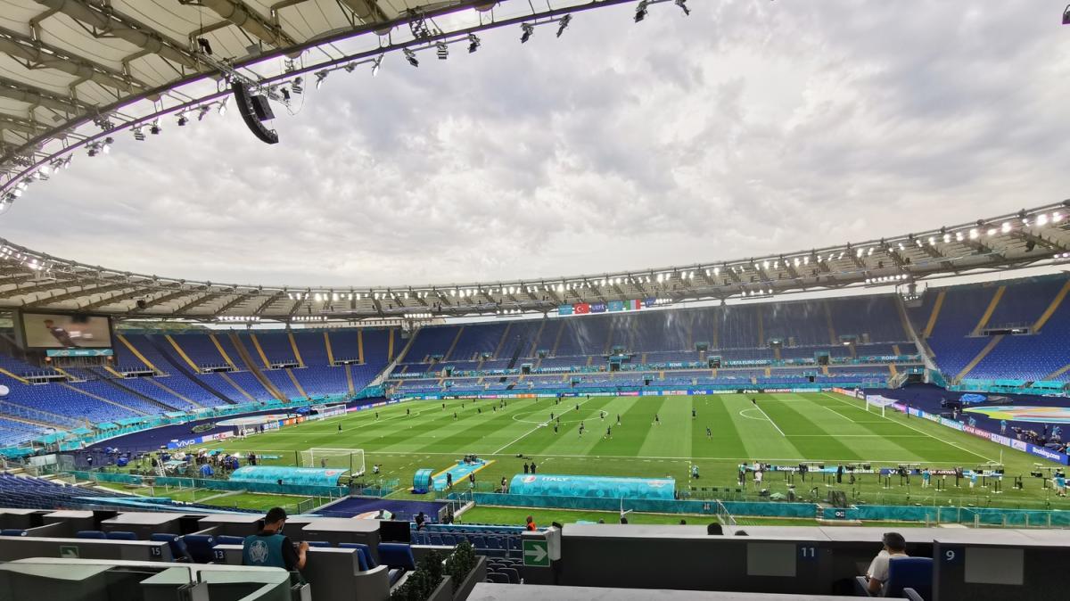 Serie A e Prefettura di Roma al lavoro per anticipare il derby domenica alle 12. La finale di tennis potrebbe essere posticipata alle 17.30