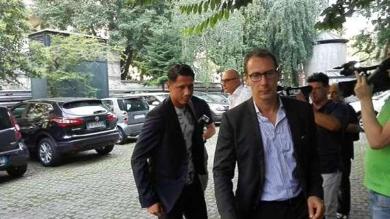 PHOTOGALLERY MN - Lapadula a Milano per le visite mediche: gli scatti di MilanNews.it