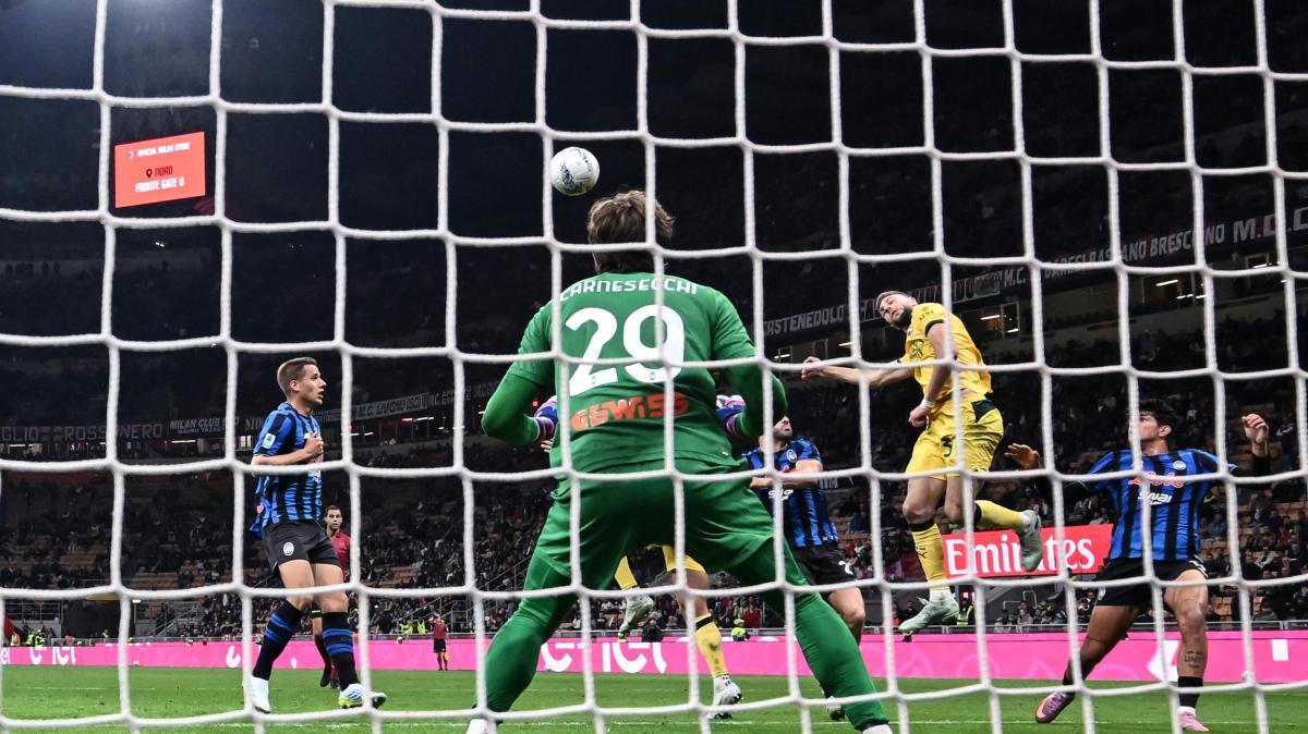 Cosa è successo di imbarazzante a San Siro in Milan-Atalanta verso il finale di partita
