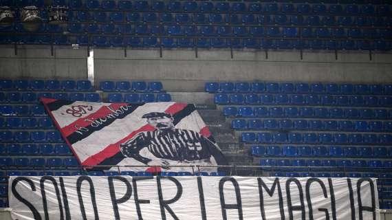 Curva Sud, duro messaggio contro Scaroni e società: "Privi di Milanismo, puntate solo a riempire lo stadio con clienti facendo fuggire i veri tifosi!"