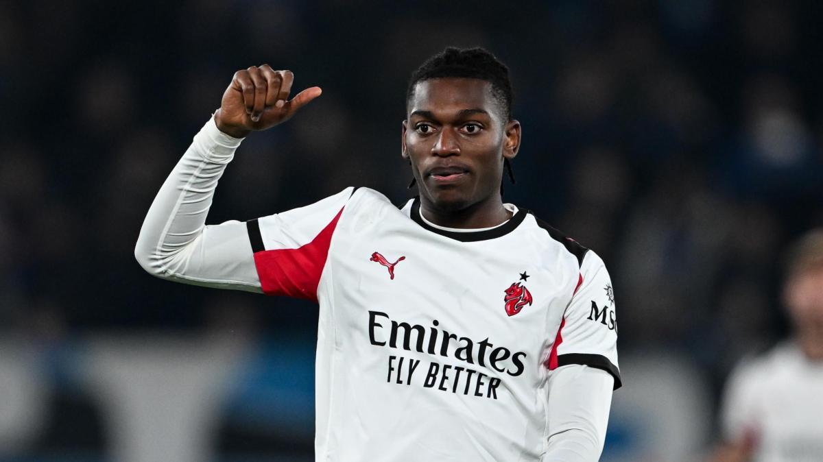 Tuttosport titola: "Leao fuori al 45'. 'Non stava bene'"