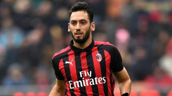 Gazzetta - Milan-Lipsia, accordo per Calhanoglu: 22 milioni, manca l’ok di Gattuso. E Leo ha già il sostituto