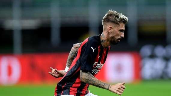 Castillejo scherza con Theo in allenamento: prove di tunnel a Milanello