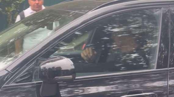 VIDEO MN - Sorpresa a Milanello: visita di Zlatan Ibrahimovic alla vigilia della Champions