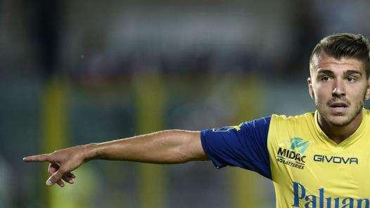 Paloschi tra Chievo e Milan: Inzaghi lo rivorrebbe ma va risolto l'ostacolo numerico