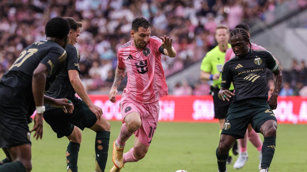 Messi lascia il campo: paura di un infortunio a tre settimane dal Mondiale
