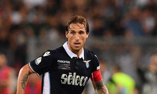 Lazio, la Curva Nord insulta Biglia: "Capitano indegno, vattene a Milano!"