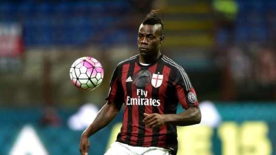 Gazzetta - Milan, la pubalgia blocca ancora Balotelli: resta in forte dubbio la presenza di SuperMario contro il Sassuolo