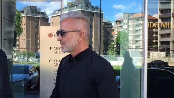FOTO MN - Ag. Pellegrini uscito da Casa Milan