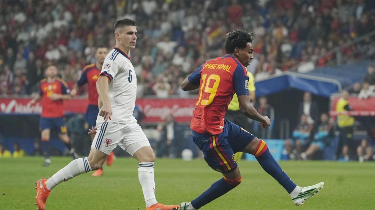 La Spagna vince sempre e segna sempre Yamal: 3-1 alla Cechia. Ok la Scozia