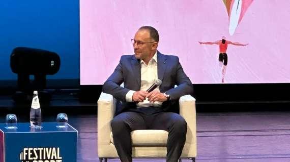 Papin: "Il mio Milan il più forte del mondo, Giroud mi parla dei rossoneri sempre con emozione, Adlì ha imparato a giocare all'italiana"