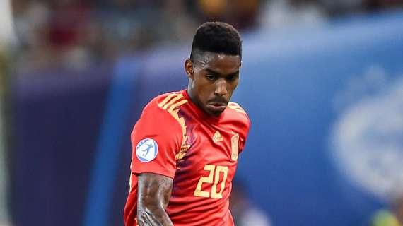 Mundo Deportivo - Milan-Firpo, occhio al West Ham: il Barcellona preferirebbe la cessione in Premier