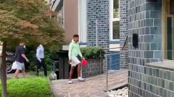 VIDEO MN - Milan, l'arrivo di Roback alla Madonnina per le visite mediche
