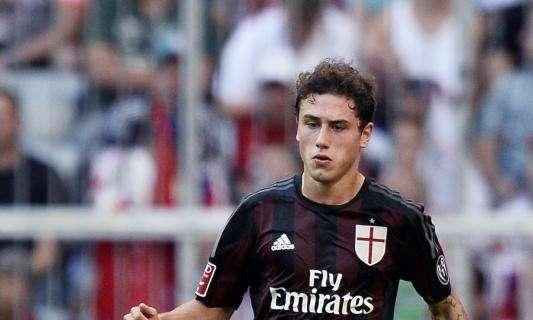 Il Cagliari è tornato a parlare con il Milan per Calabria, ma c'è il veto di Montella