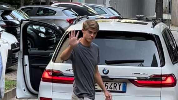 De Ketelaere chiude così gli highlights del primo giorno rossonero: "Tifosi, ci vediamo a San Siro. Forza Milan!"