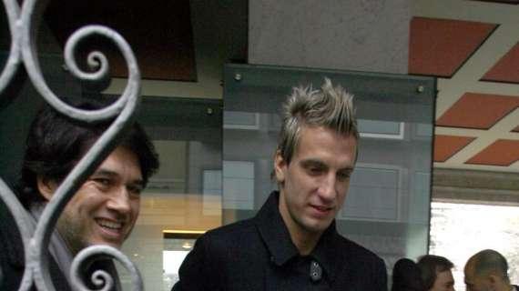 Aquilani e Maxi Lopez, protagonisti al Milan Store di via Marino