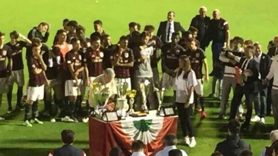 FOTO MN - Trofeo Dossena, la premiazione della Primavera rossonera
