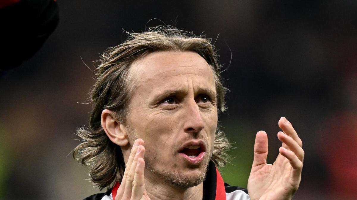 Futuro Modric, Romano: "Giocare la Champions in rossonero tenta Luka: corteggiamento di club, Allegri e compagni"