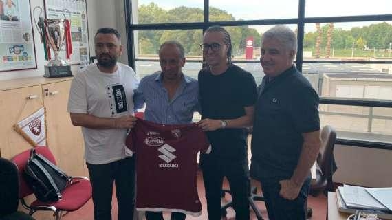 FOTO - Laxalt è un giocatore del Torino: ecco lo scatto in granata