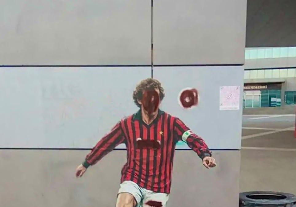 FOTO MN - Vergogna a Casa Milan: vandalizzato il murales di Franco Baresi
