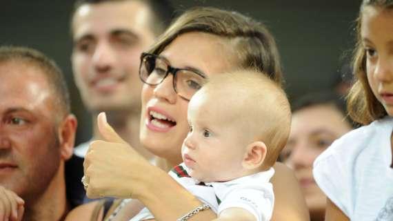 Cassano: dopo il passeggino personalizzato, la scritta ''Amore mio''