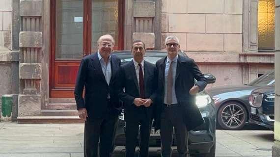 MN - Già finito l'incontro in comune: è durato circa mezz'ora. Nessun commento