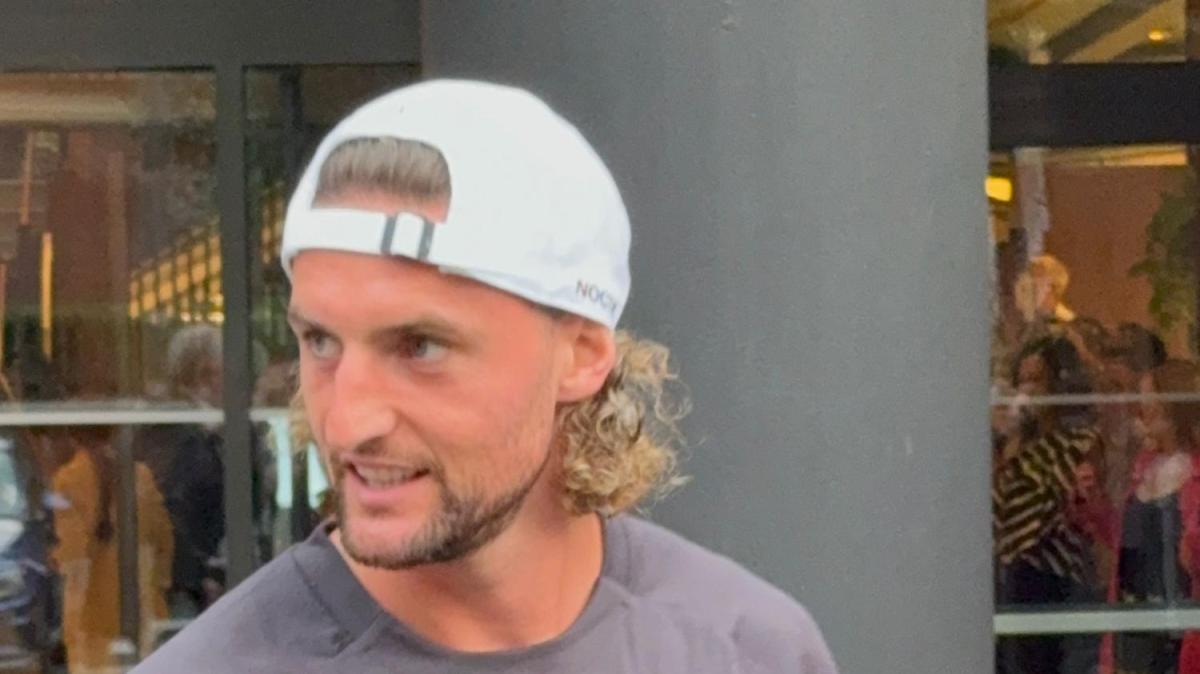 VIDEO MN - L'arrivo della squadra al Melia per il ritiro pre Venezia: assenti Ricci e Leao