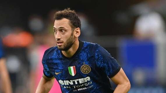 Calhangolu sulla scelta di andare all'Inter: "Mi piace affrontare nuove sfide, non ho avuto problemi con nessuno al Milan"