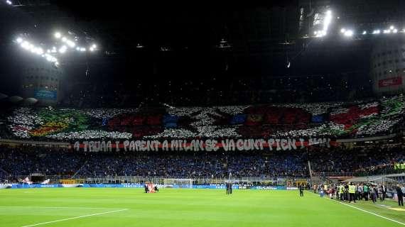 FOTO MN - Le coreografie del derby, la Sud: "A truvaa i parent, a Milan se va cunt pien i man"