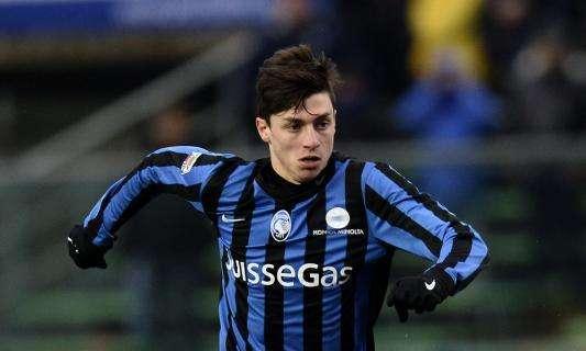 MN - Baselli, pressing della Fiorentina che lo contende al Milan