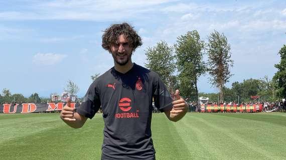 Milan, Adli si presenta bene. Nel frattempo i compagni se lo coccolano