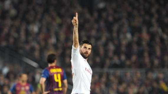 FOTO - La dedica di Nocerino alla Curva dopo il gol