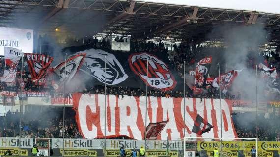 FOTO - Guarda la coreografia della Sud al Manuzzi