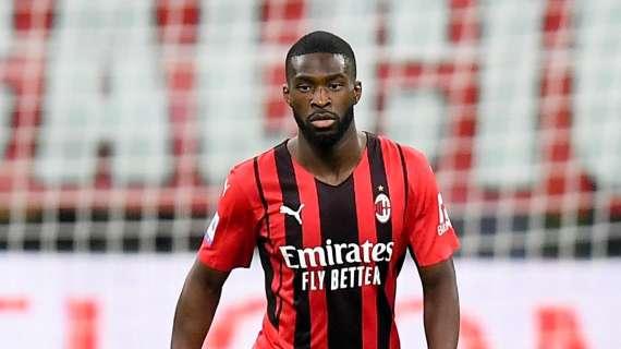 AC MILAN COMUNICATO UFFICIALE: intervento riuscito per Tomori. Recupero in 30 giorni